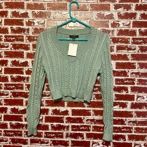 Cable Knit Cropped Sweater - Green